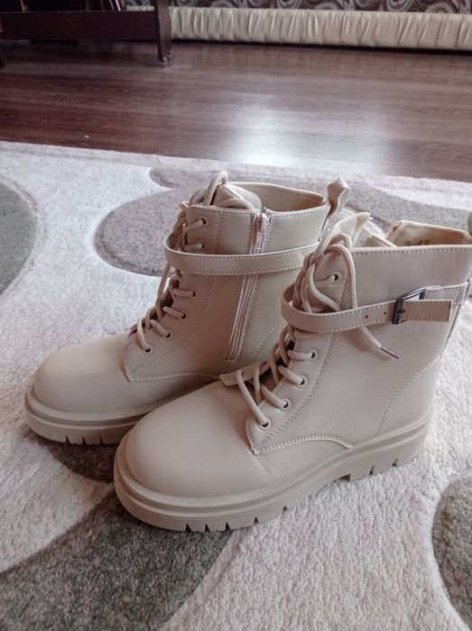 Ботінки Демі сезон