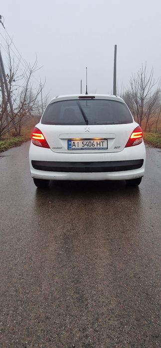 Продам пежо 207! 2012г.в