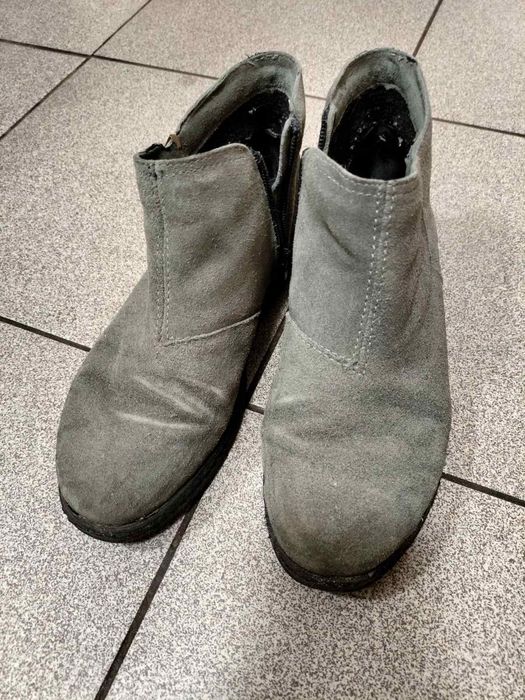 Замшеві напівчеревики.