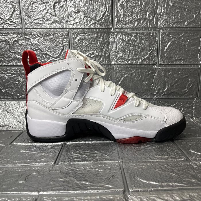 Чоловічі кросівки Nike Jumpman Two Trey MenS Shoes White DO1925-160