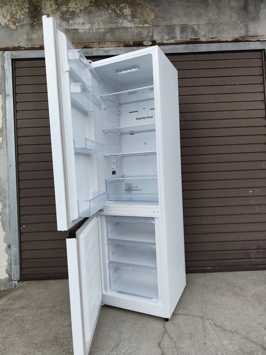 Lodówka Zamrażarka Chłodziarka Lodówko-zamrażarko Point  RF32NW23E