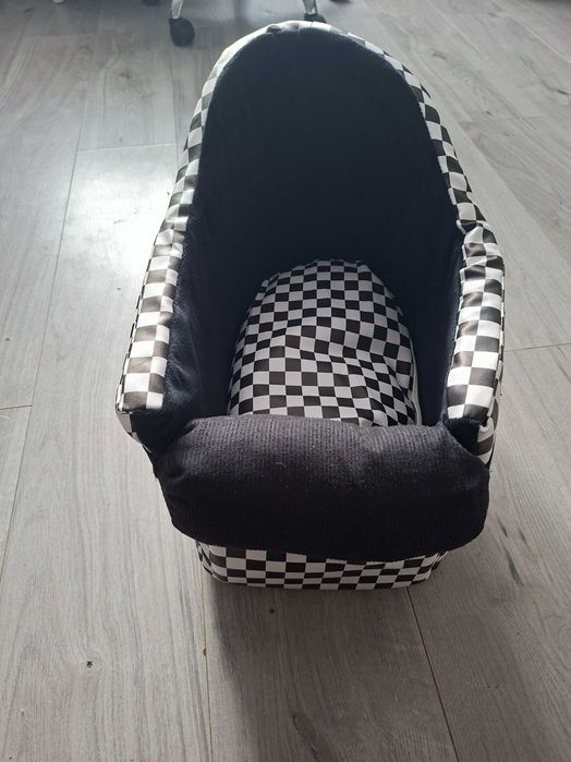 Legowisko, fotelik do auta na podłokietnik