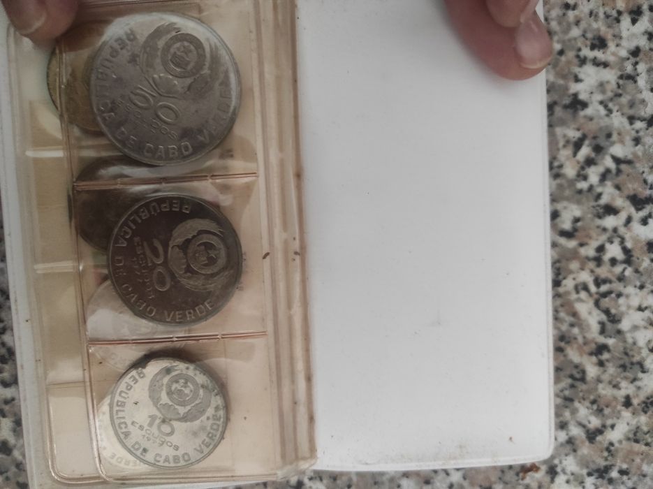 Moedas antigas com bolsa