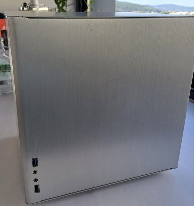 Caixa Mini ATX aluminio
