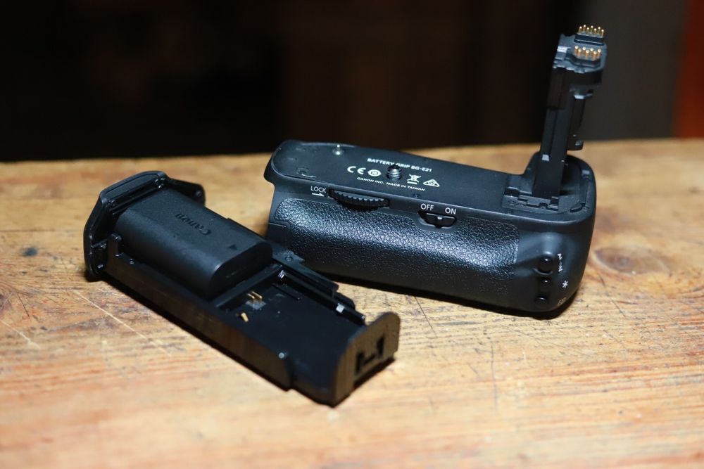 Punho vertical grip canon 6d mark 2 battery