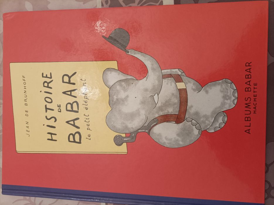 Lindo Livro ' Histoire de Babar, lê Petit Elefant '