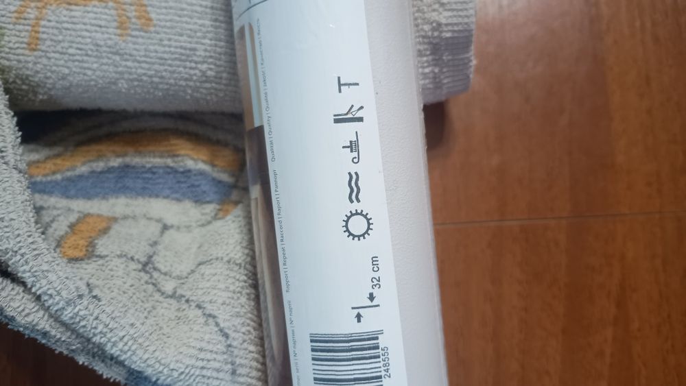 Tapety dwa rodzaje cena za rolkę