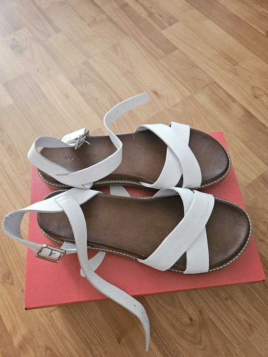 Skórzane sandały WOJAS – białe,  stan idealny