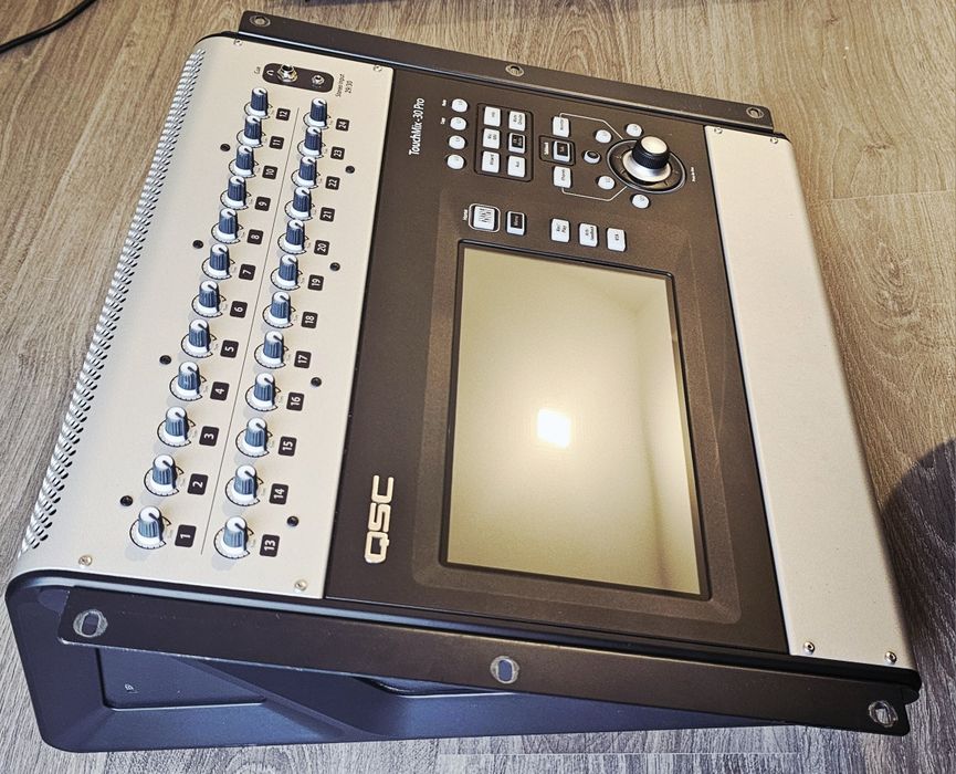 QSC Touchmix 30 Pro como nova