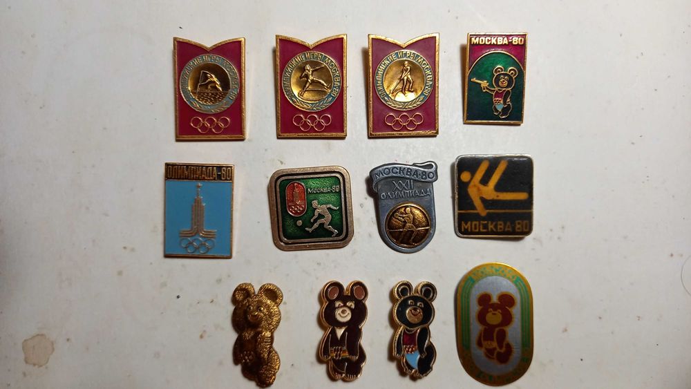 Pins, Porta-chaves e Papéis políticos comunistas