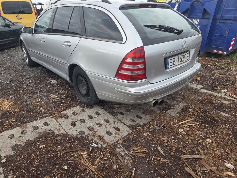 Sprzedam c klasę w203 2.0 komoresor jz gazem