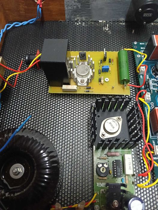 Pre-amplificador a valvulas caseiro