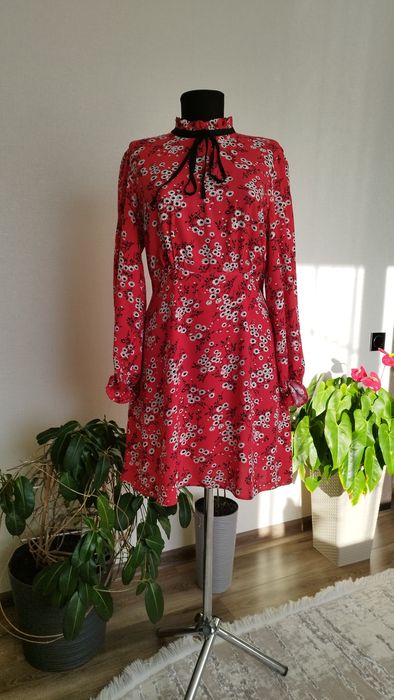 Класнюче червоне плаття