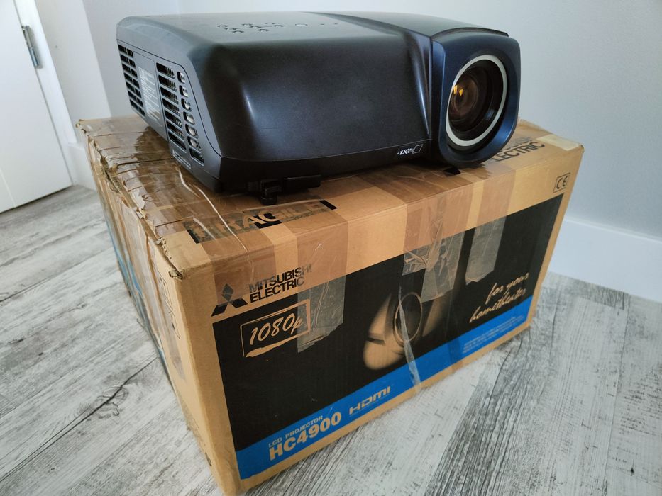 Kinowy Projektor Full HD Mitsubishi HC4900 + ekran ramowy 18db!