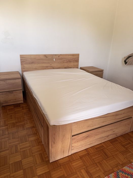 Cama de casal com 3 gavetas (140x190) – Como nova