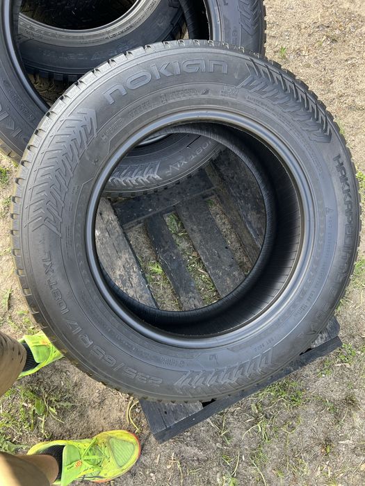 235 65 r17 Nokian Hakapelitta 8 Suv