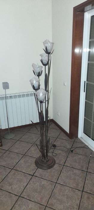 Candeeiro descorartivo de chão