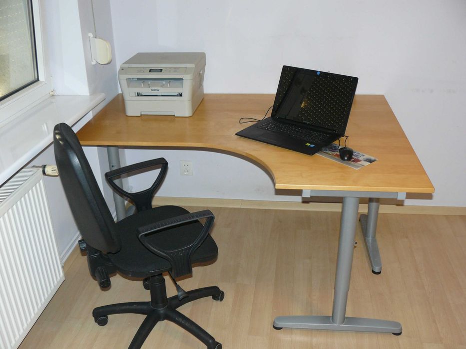 Biurko narożne IKEA 120 X 160 - okleina brzoza naturalna