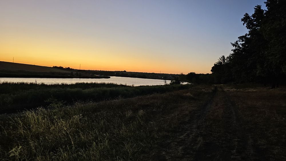 Продам земельну ділянку з фундаментом Черняхівка