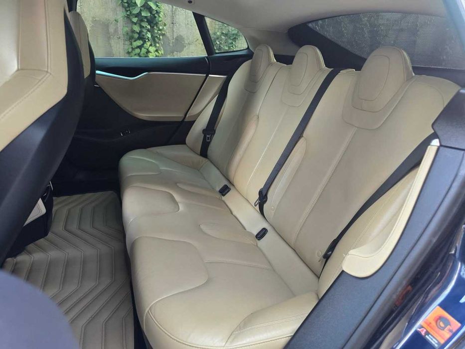 Продам  Tesla Model S 2014. Можна в розстрочку, під викуп.