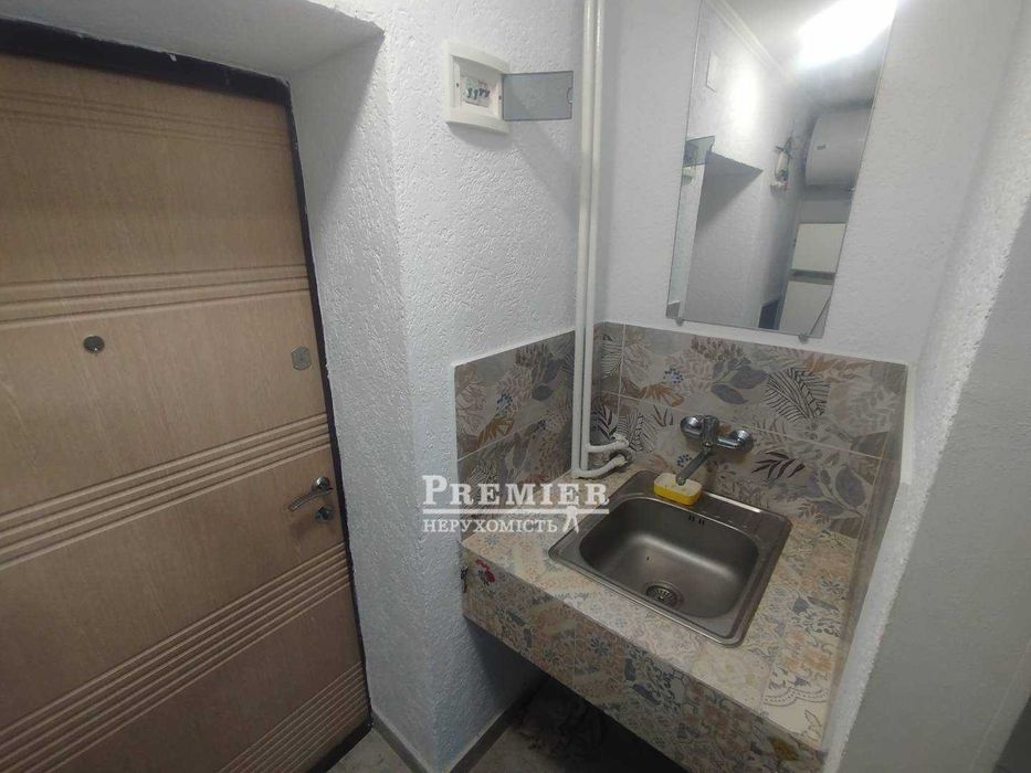 Продається простора кімната у м. Чорноморськ