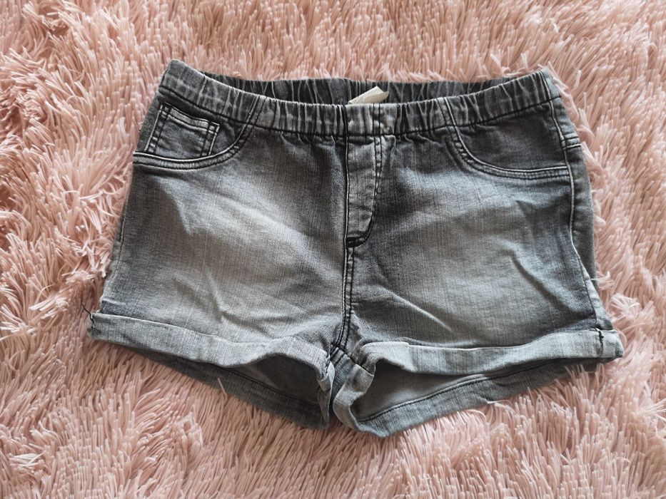 Krótkie spodenki na gumce