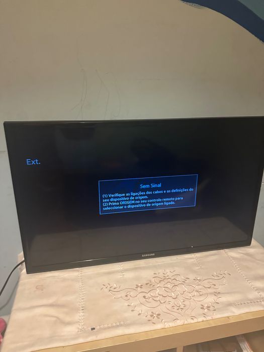 LCD Samsung 32 polegadas com suporte de parede