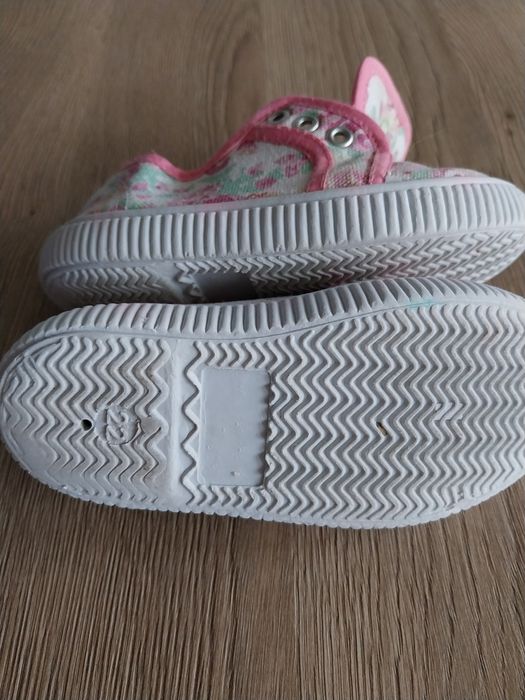 Trampki benetton w rozmiarze 22