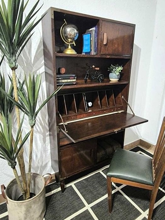 Estante / Prateleira / Escrivaninha / Vintage / Olaio / Anos 70 / Aparador