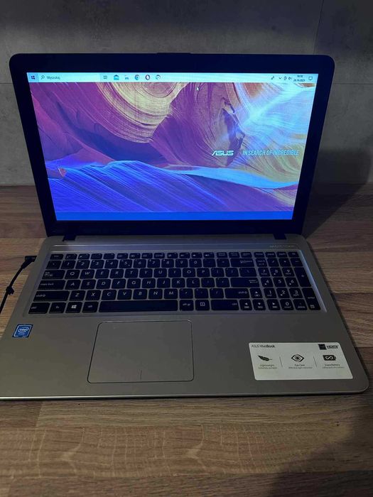 Laptop Asus X Dysk M2 256 GB 4 rdzenie