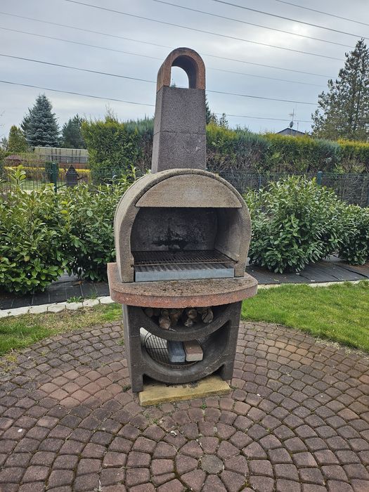 Grill betonowy ogrodowy