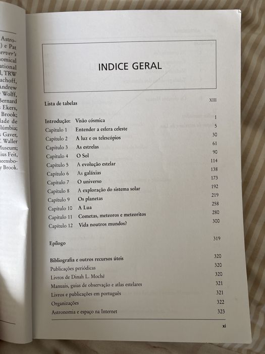 Livro “Astronomia” de Dinah L. Moché