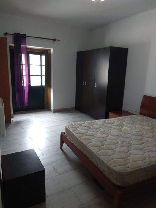 Alugo apartamento T2