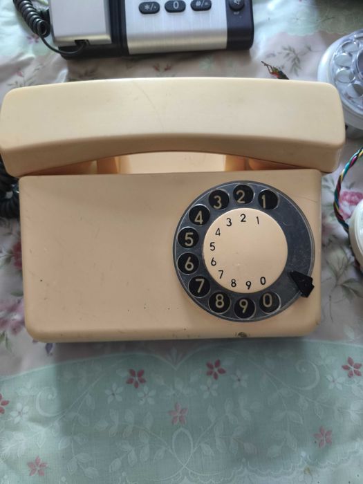 Продам стационарные телефоны