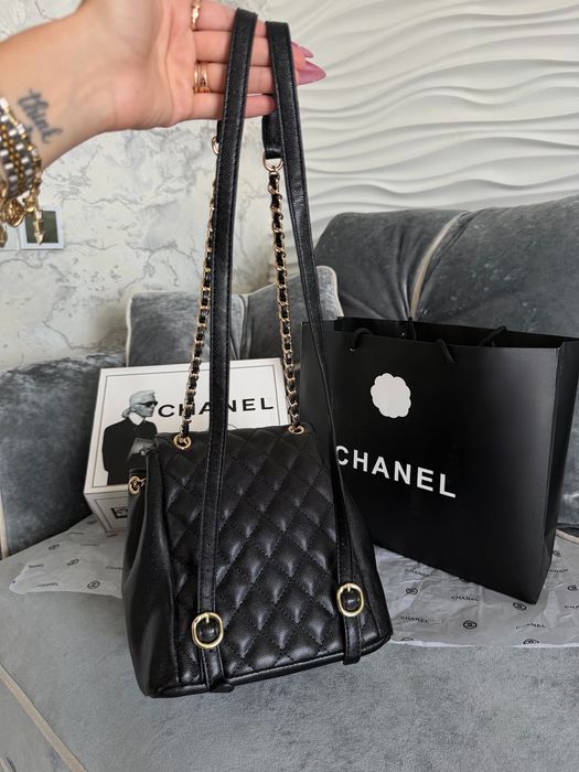 Черный рюкзак Chanel