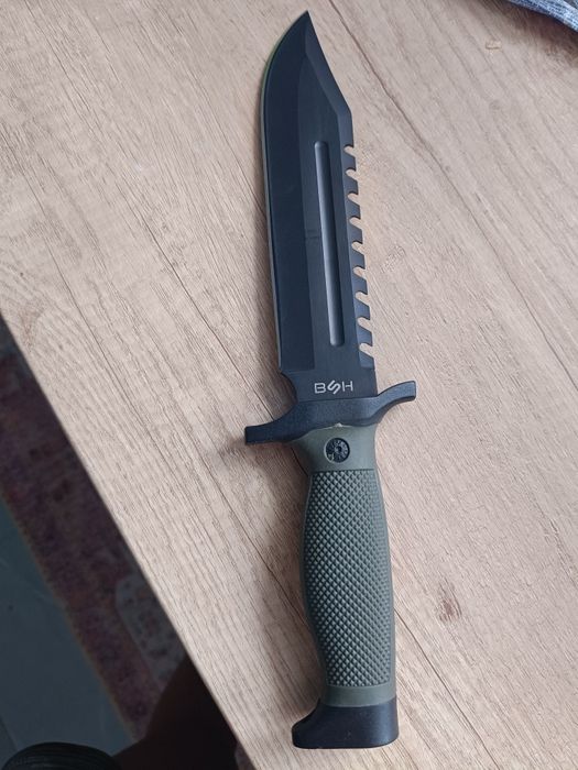 nóż survivalowy BSH