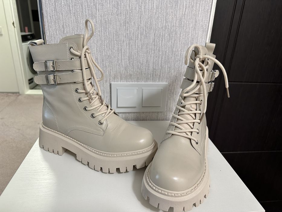 Ботінки шкіра НОВІ 40 розмір