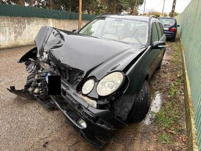 MB E220 CDi 7 lugares S211 150CV p/ Peças ou p/ Reparação