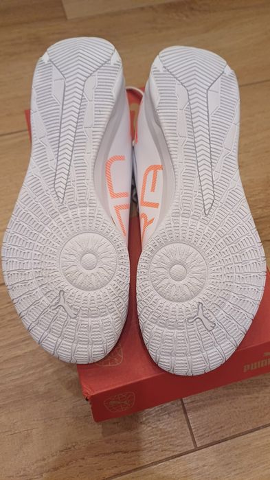 Buty halowe PUMA r. 37 nowe