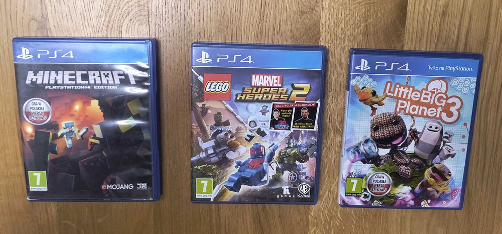 Playstation 4 + 2 pady +  6 gier