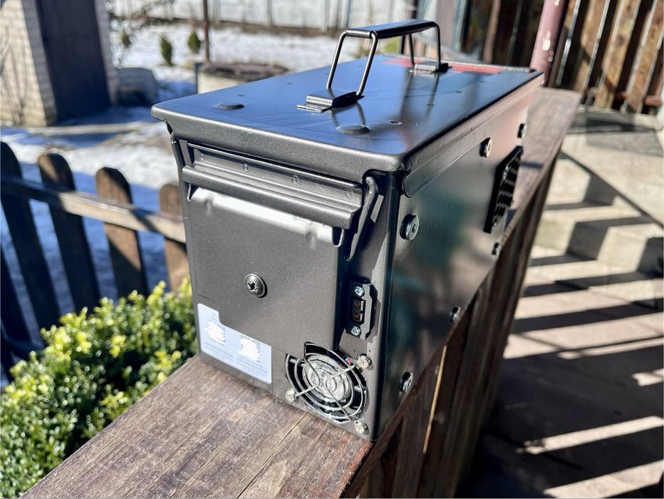 Зарядна станція на LiFePo акумуляторах