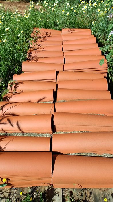 Telha de canudo vermelha umbelino monteiro.