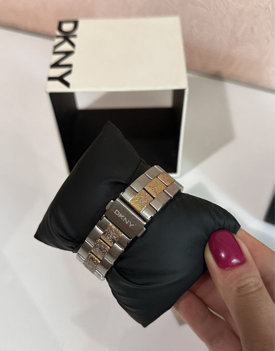 Годинник DKNY