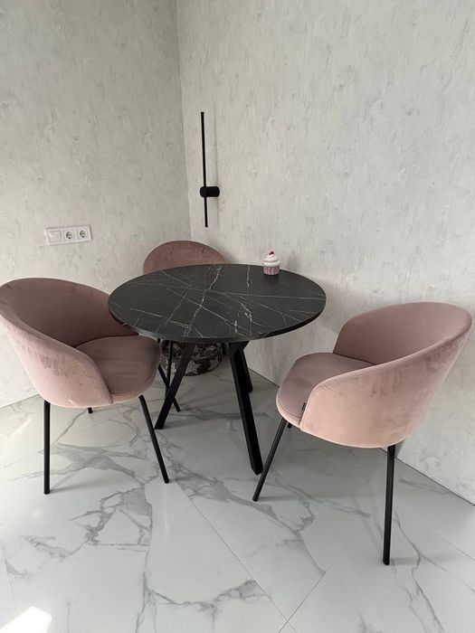 Продам 4 стула (кресла)