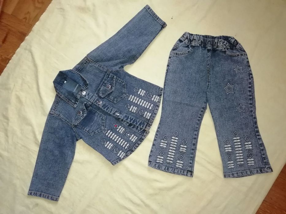 Костюм джинсовый на 2-3 года