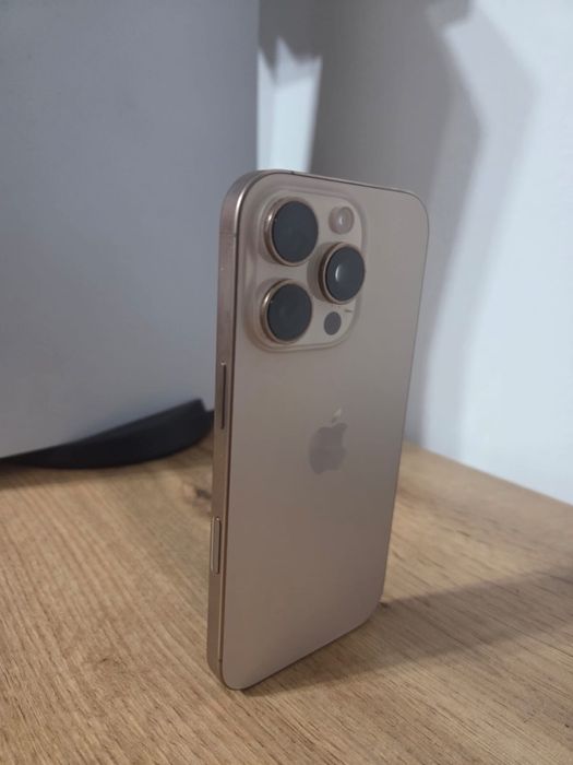 Iphone 16 pro  128GB tytan pustynny