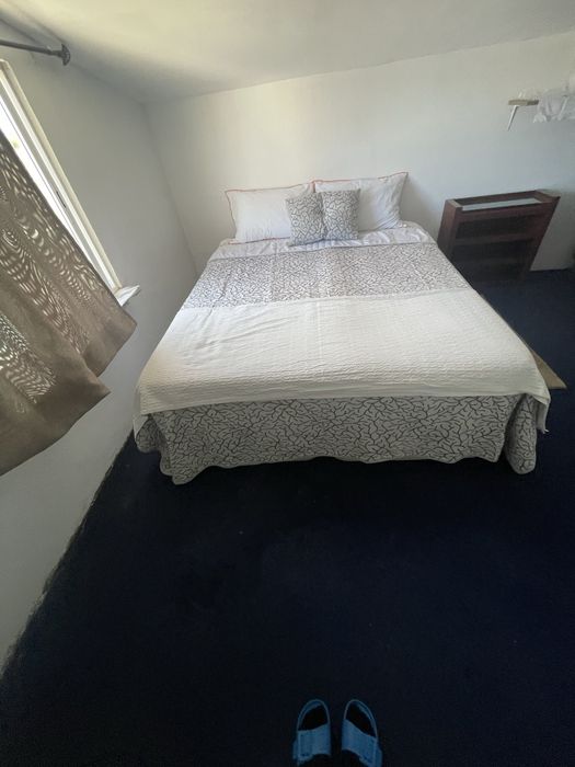 Alugo quarto para 1 pessoa