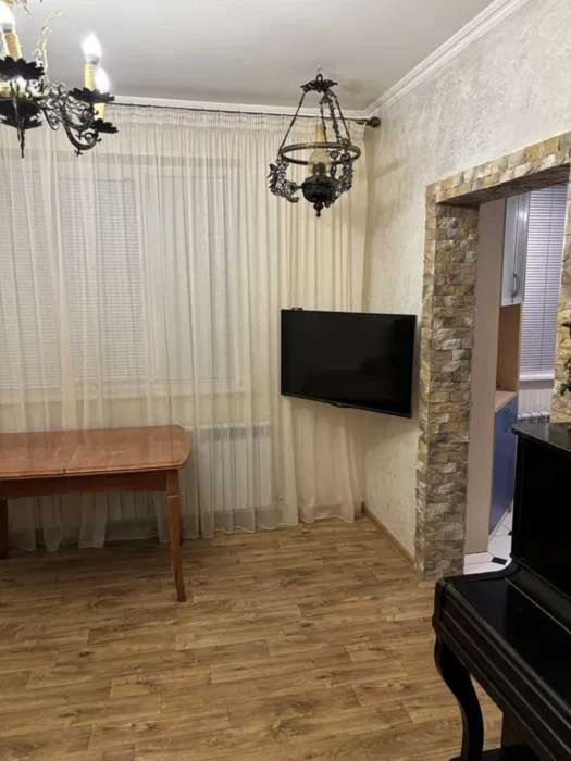 Продам 4 комнатную квартиру 84 м2 с ремонтом на Алексеевка,пр. Победы VI