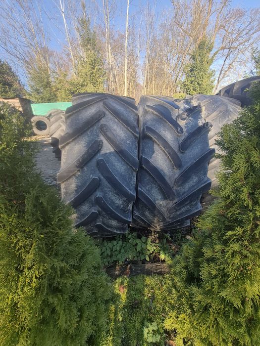 Opony 650/65R38 Bridgestone.