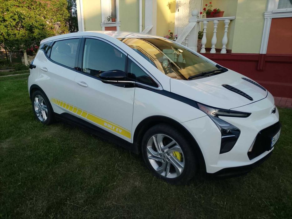 Продам Chevrolet Bolt EV 1LT
